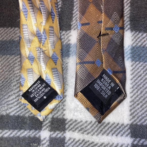 Dockers pair of ties - Picture 3 of 3